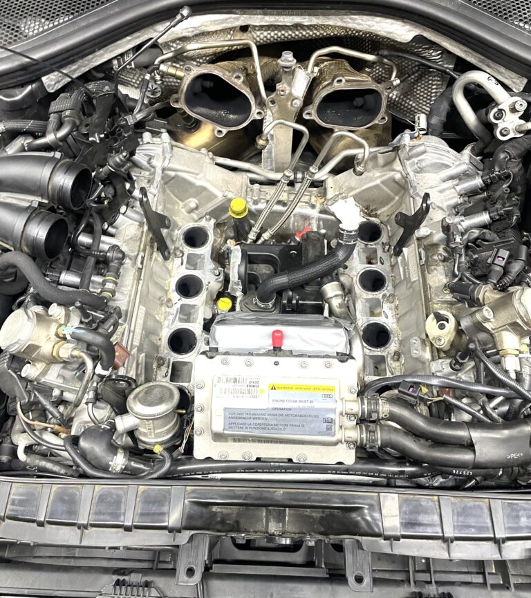 Oprava motora V8